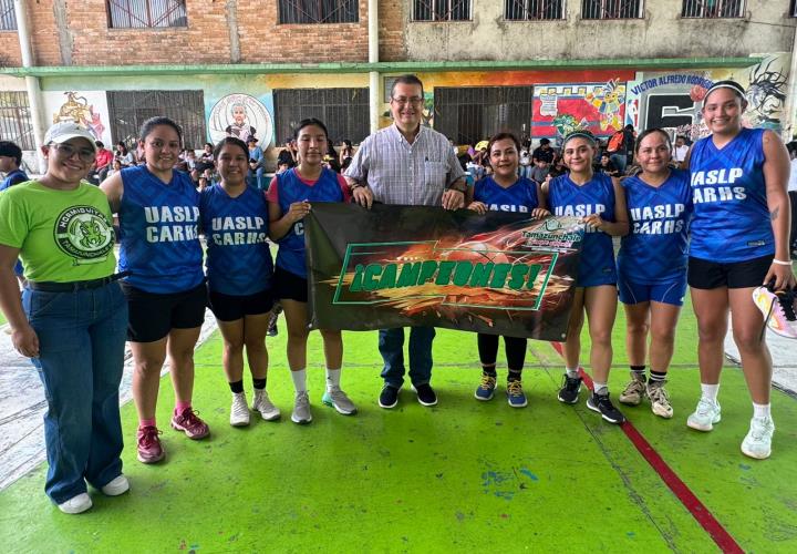 Águilas del CARHS campeonas del torneo Adelaido Cabañas H