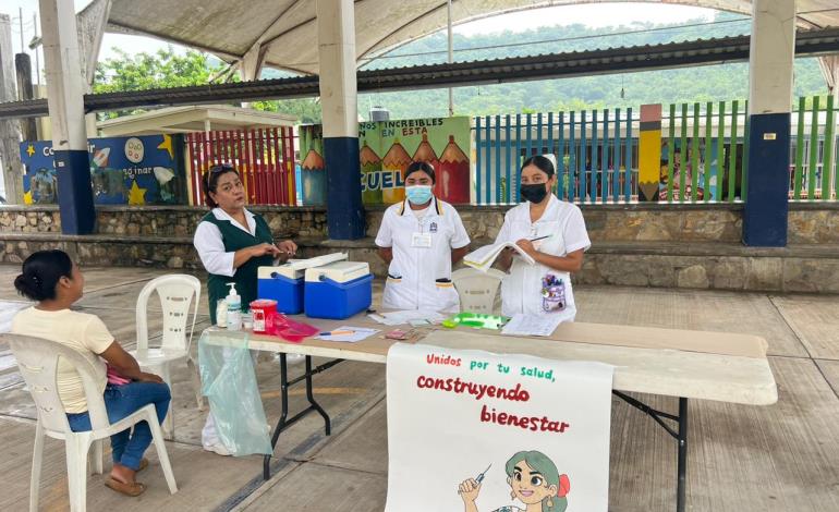 Instala IMSS módulos de vacunación