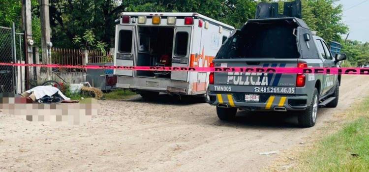 MURIÓ UN ADULTO FRENTE A SU CASA MURIÓ UN ADULTO FRENTE A SU CASA