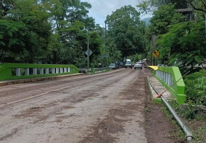 Deficiente conexión de servicios en la delegación de Tamán