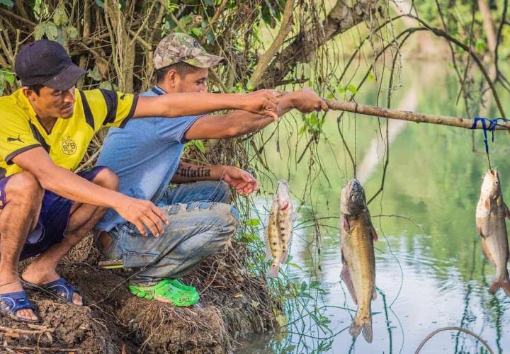 Pescadores van al río Moctezuma por peces