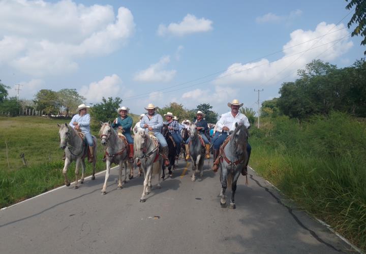 Invitan a participar en el desfile a caballo por Fiestas Patrias