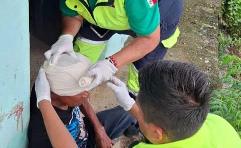Se parte la cabeza tras caída en su domicilio