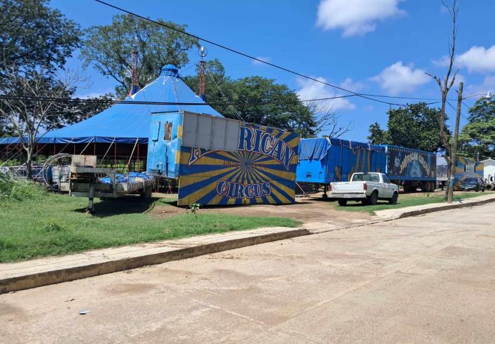 Inunda arroyo circo en Tampacán; acusan presunta negligencia del alcalde