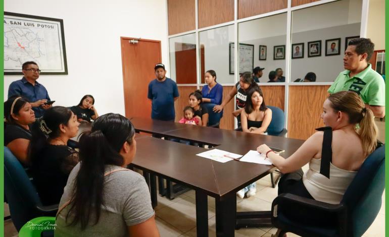Atiende Alcaldesa a Matlapenses