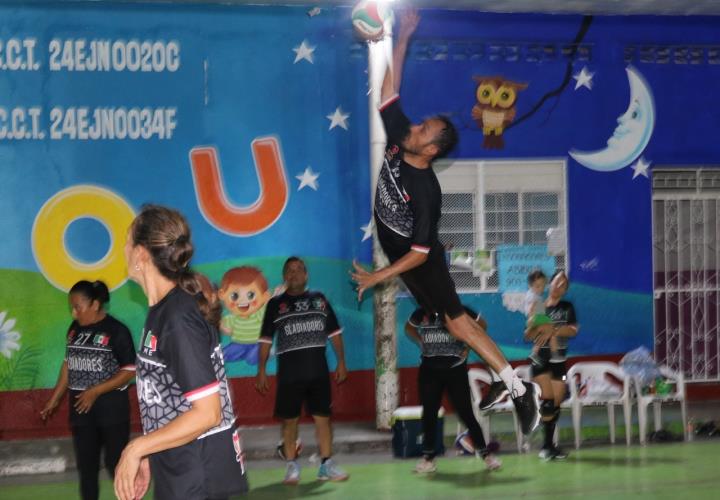 Gladiadores se coronan en vibrante final de voleibol mixto