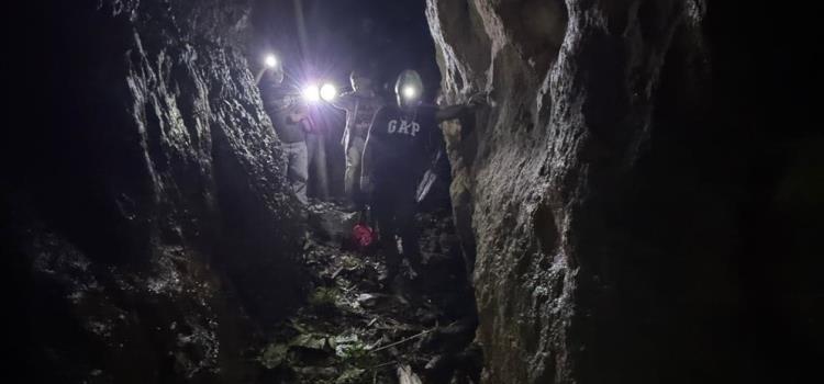 MURIÓ HOMBRE AL CAER A BARRANCO MURIÓ HOMBRE AL CAER A BARRANCO