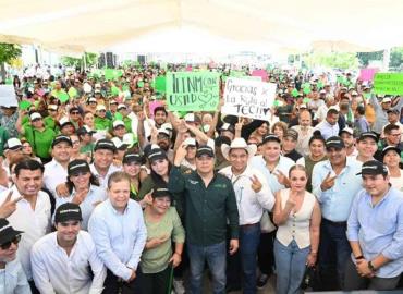 Vallenses reconocen apoyos del Gobernador