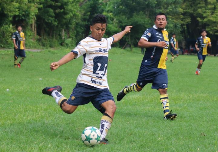 Con poco Papá de los Pollitos se impuso al Atl. San Luis 3-1