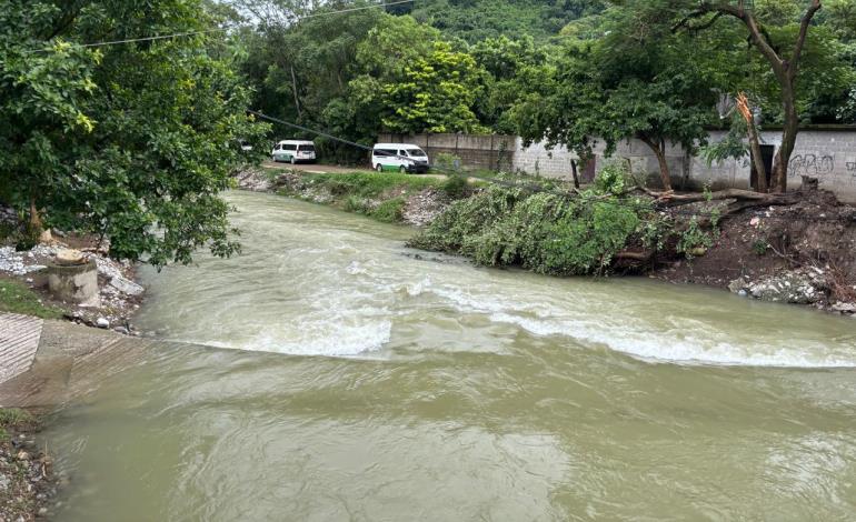 Arroyo sigue crecido en cabecera