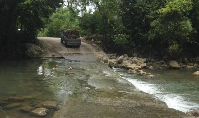 Urgen puentes-vado en el ejido Otlashuaco