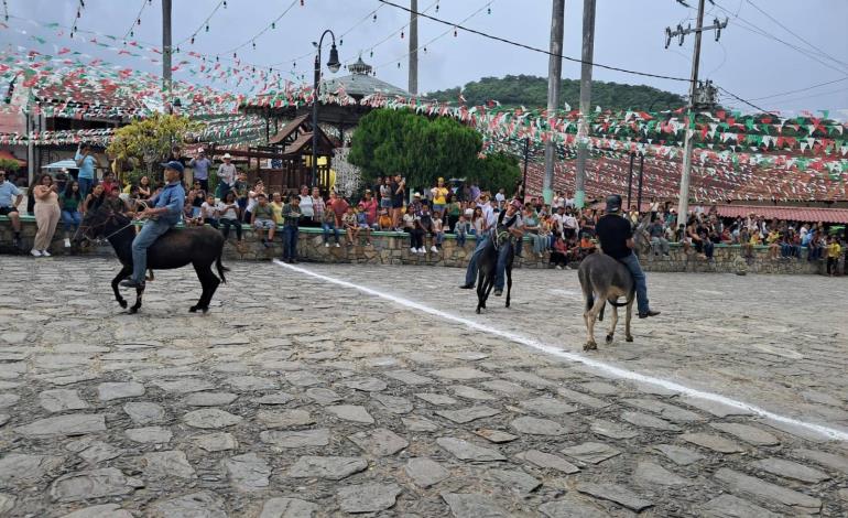 Tradicional carrera de burros fue un éxito
