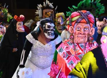 Se alistan para el ritual se bajada de máscaras 