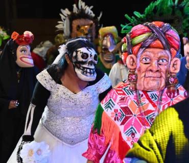 Se alistan para el ritual se bajada de máscaras 