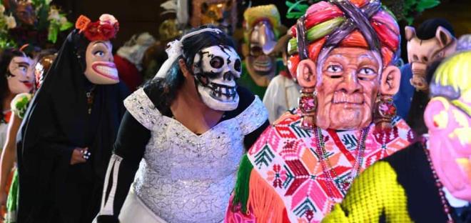 Se alistan para el ritual se bajada de máscaras 
