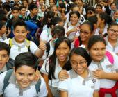 Analizan autorizar un mega puente escolar