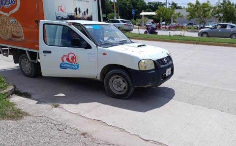 Vehículo de Gamesa chocó contra un taxi