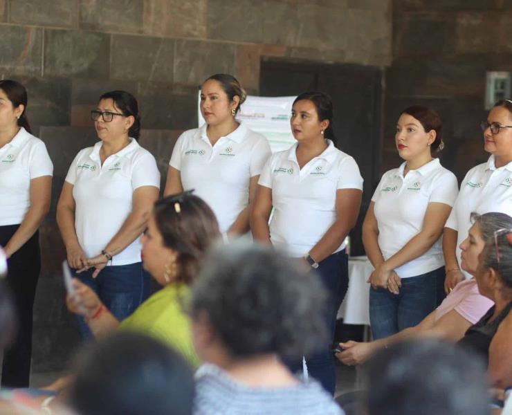 Mujeres comparten sus  experiencias de violencia 
 Mujeres comparten sus  experiencias de violencia