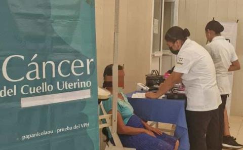Con atención de colposcopias previenen cáncer en mujeres