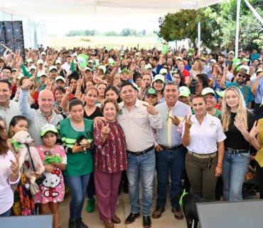 Gallardo arrasa con 70% de aprobación    