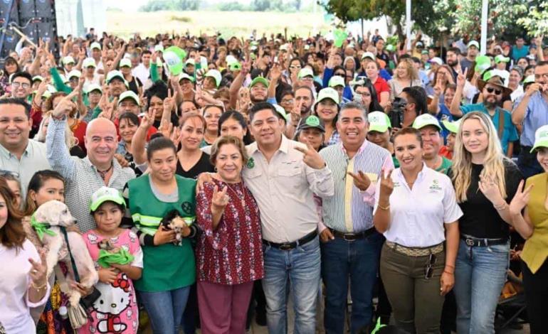 Gallardo arrasa con 70% de aprobación    