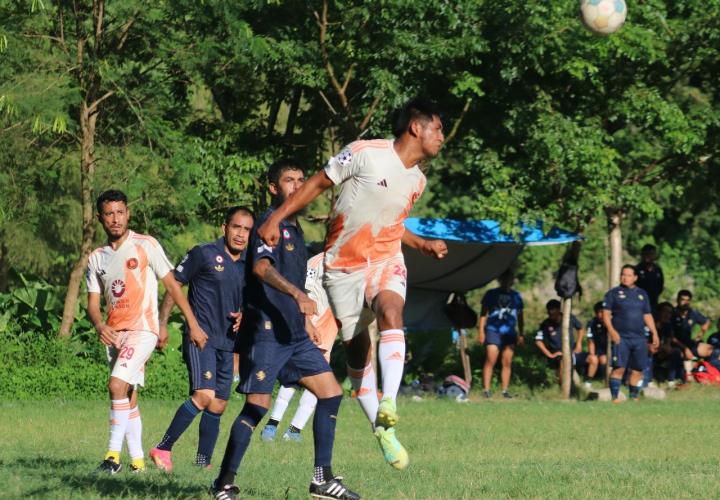 La ´Ola Naranja´ de San Miguel 2-0 a la Morelos en 4tos. de final