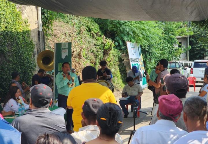 Agradece Chilocuil inauguración de obra de acceso al panteón