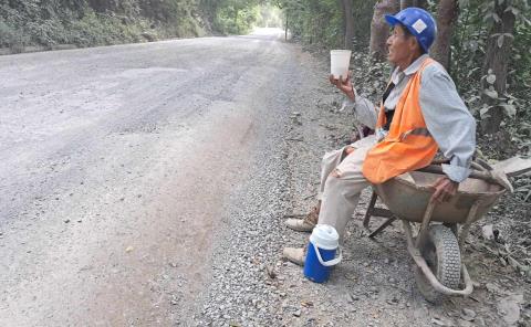 Mariano Asunción continúa trabajando sin pago