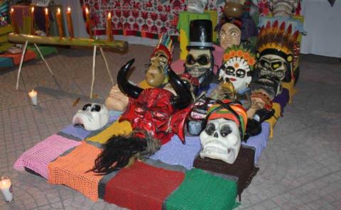 Inicia Xantolo con la Bajada de Máscaras
