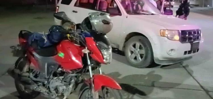 Chocó motocicleta contra camioneta          