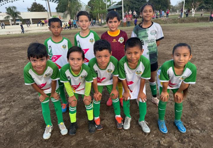 Este campeonato de goleo lo dedico a mi familia: Leo Glez.