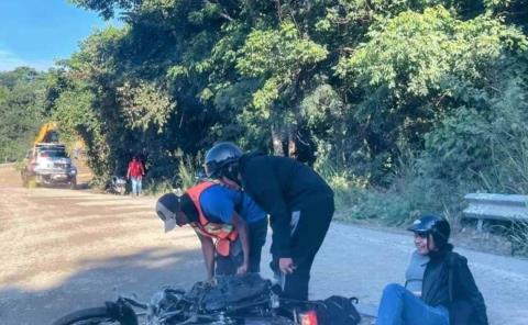 Mujer lesionada al derrapar moto                            
