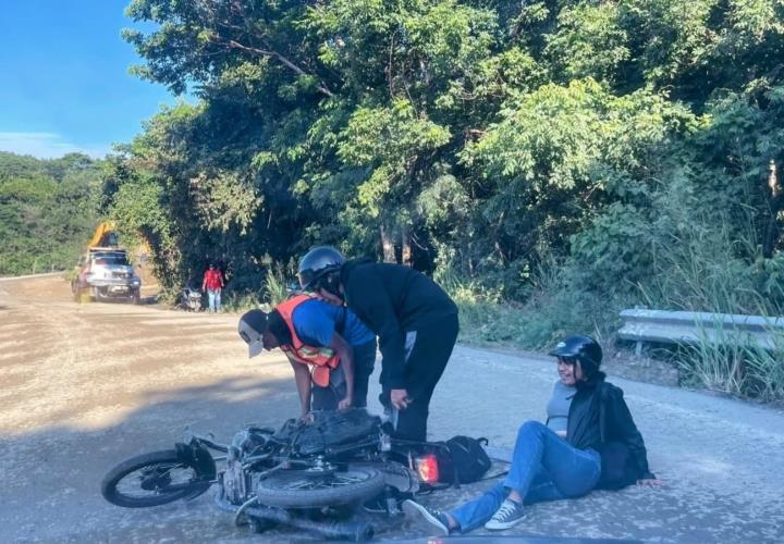 Motociclista herida al derrapar