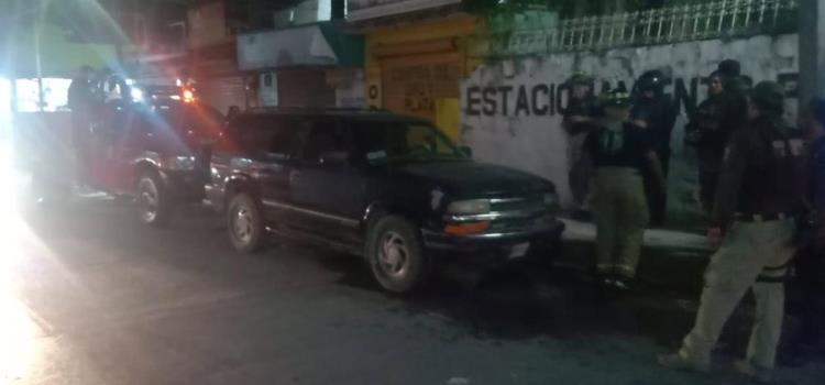 Vehículo derramó aceite en el Centro   