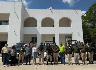 Refuerzan seguridad en Matlapa; alcaldesa entrega tres patrullas