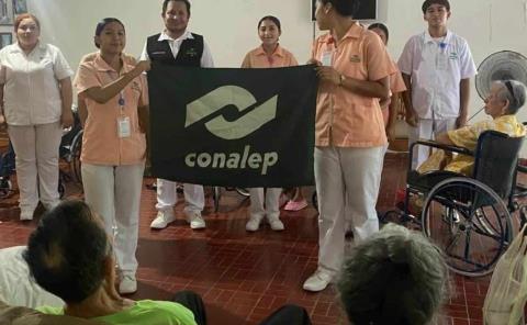 Estudiantes convivieron con abuelitos del Asilo
