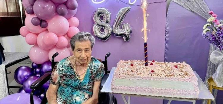 Festejaron a doña Francisca  Festejaron a doña Francisca