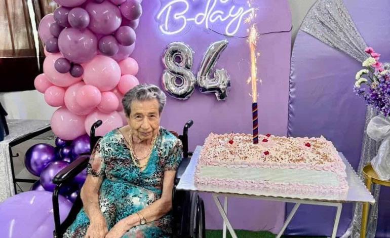 Festejaron a doña Francisca  Festejaron a doña Francisca
