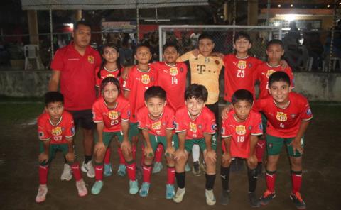 Escuela de Formación SOGAR monarca Pony en Five Soccer