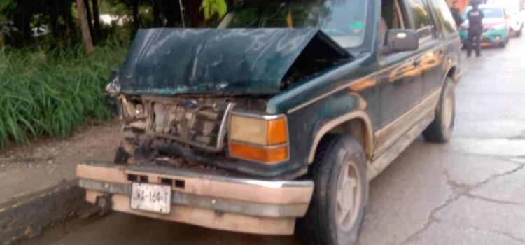 Vehículo se proyectó contra autobús de Gusi Vehículo se proyectó contra autobús de Gusi