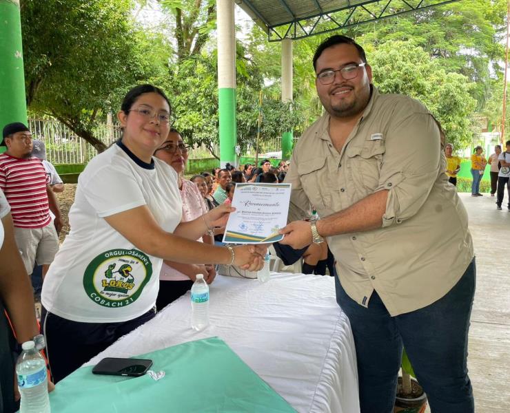 Donan galera al Cobach 21 por iniciativa propia