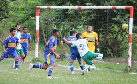 Estrellas de Tamarindos vencen 1-0 al campeón Papelería Unkaj
