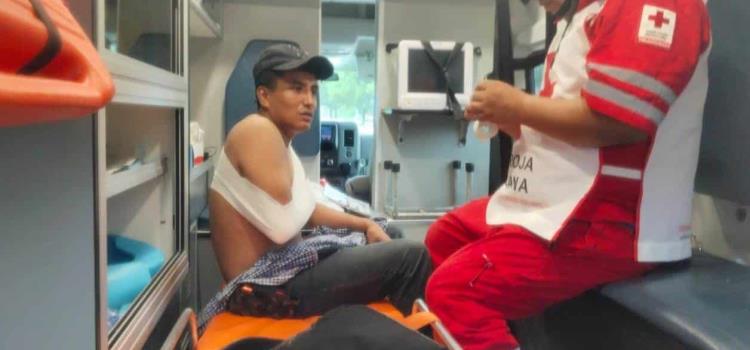 Hombre atropellado por veloz camioneta                           