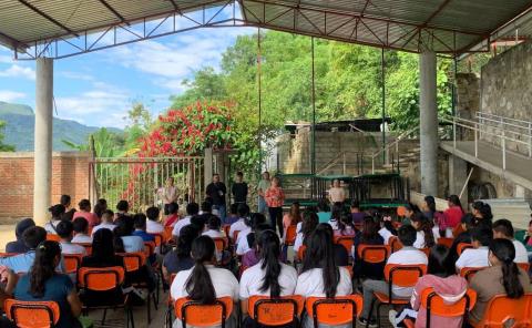 Previenen adicciones con pláticas a estudiantes