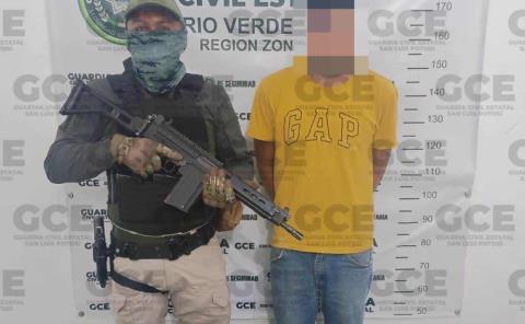 Sujeto detenido por posesión de droga     
