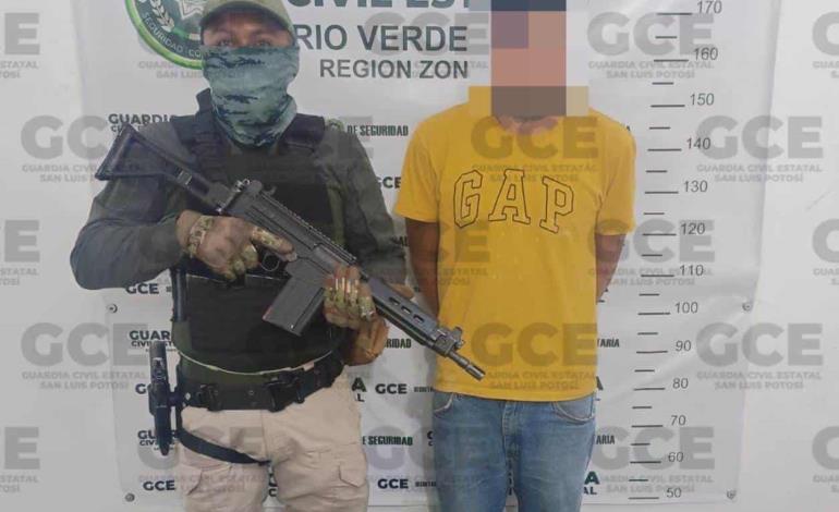 Sujeto detenido por posesión de droga     