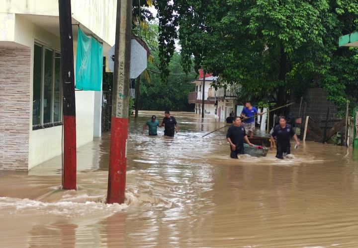 Axtla de Terrazas, entre los más afectados por las lluvias