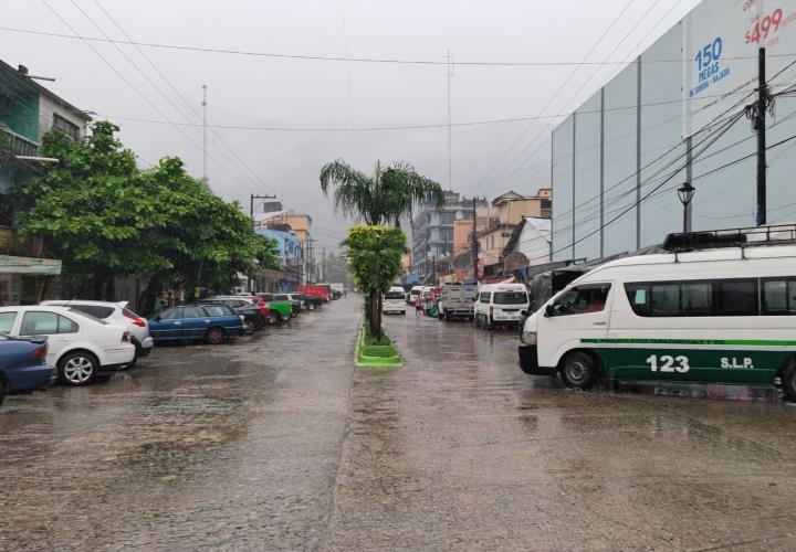Fallas en el servicio eléctrico tras lluvias