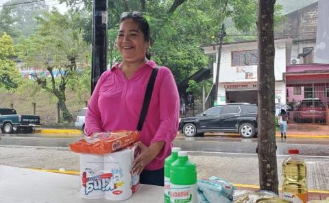 Desazolvan camino en Matlapa tras lluvias