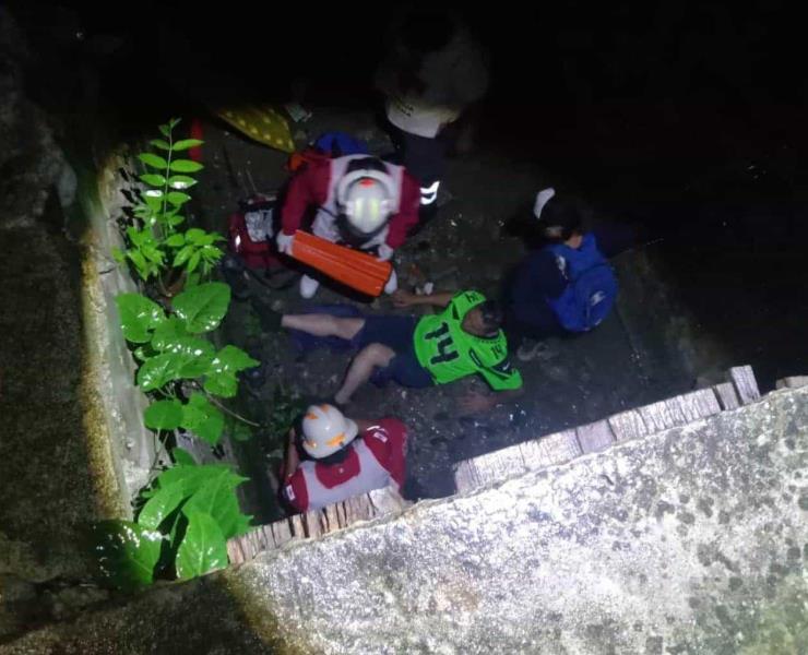 EBRIO CAYÓ A UN DESNIVEL